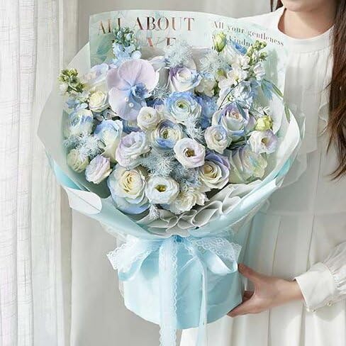 LeZakaa 20 Sheets Flower Wrapping Paper - Waterproof Reversible Floral Bouquet Paper - Sky Blue Design for Father's Day, Graduation, Party, Holiday