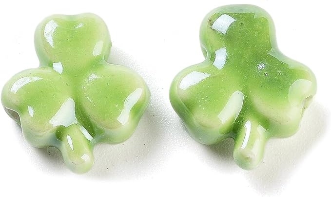Beadthoven 30pcs Green Shamrock Clover Ceramic Beads St. Patrick's Day Handmade Porcelain Beads Lucky Clover Loose Craft Spacers for Bracelets Necklace DIY Jewelry Making Party Decorations 13x12mm