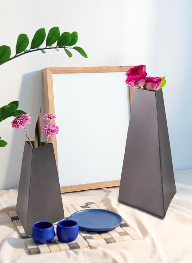 Serene Spaces Living Triova Stainless Steel Vase – Perfect for Fresh & Dried Flowers, Sculptural Accent for Mantels, Coffee Tables & Office Desks,Table Centerpiece, 4" Wide & 6.5" Tall
