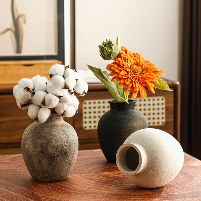 6.1 Inch White Ceramic Vase，Rustic Bohemian Terracotta Vase,Wabi-Sabi Style, Handmade Farmhouse Vase,Suitable for Home décor, Tables, Living Rooms, entryways, Fireplace Decorations, and Weddings