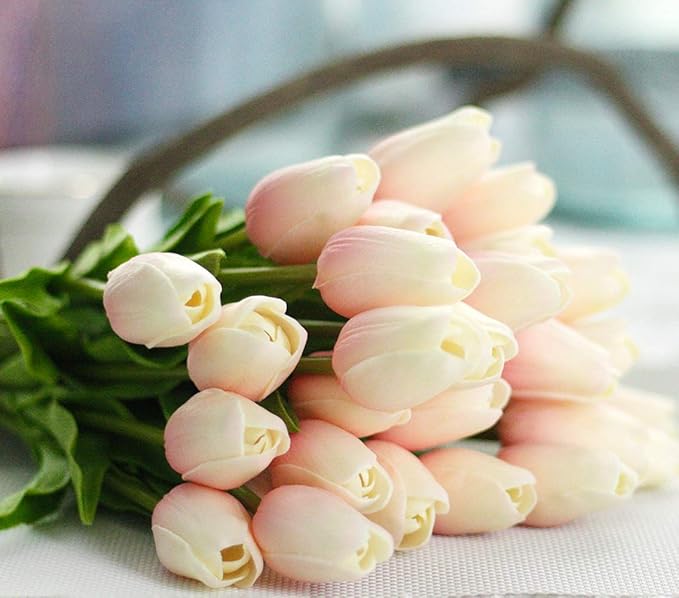 30pcs Artificial Tulips Flowers Real Touch Pink Tulips Fake Holland PU Tulip Bouquet Latex Flowers for Wedding Party Office Home Kitchen Decoration (Light Pink)