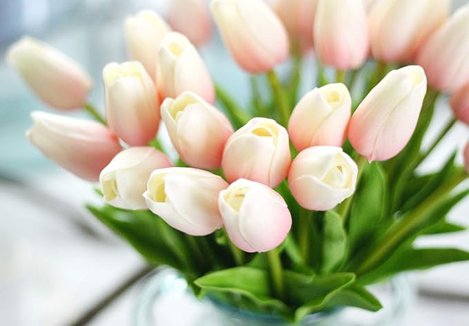 30pcs Artificial Tulips Flowers Real Touch Pink Tulips Fake Holland PU Tulip Bouquet Latex Flowers for Wedding Party Office Home Kitchen Decoration (Light Pink)