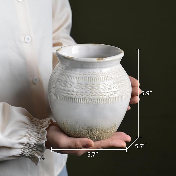 Quoowiit Ceramic Rustic Farmhouse Vase, White Distressed Flower Vase for Home Decor, Boho Decorative Vases for Centerpiece Table Decorations, Vases for Living Room Kitchen Entryway Mantle Shelf Decor
