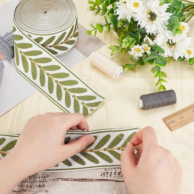 OLYCRAFT 10.9Yards Jacquard Ribbon Trim 2.4 Inch Leaf Pattern Jacquard Polyester Ribbons White Green Leaf Jacquard Woven Embroidery Trim for DIY Sewing Crafts Handmade Bag Belts Clothing Decoration