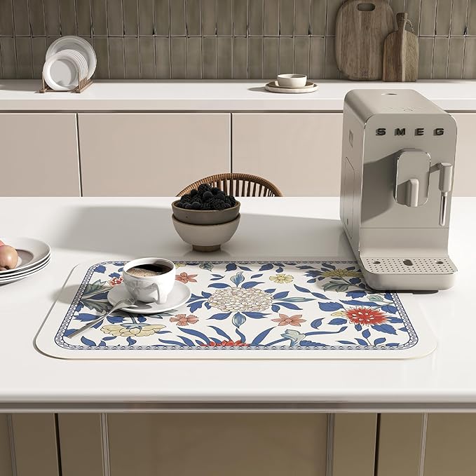 patdrea Blue Floral Rectangular PVC Placemats, Pack of 6, Waterproof Insulation, Soft and Durable, Suitable for Dining Table, Kitchen and Coffee Table Decoration,12"*17"