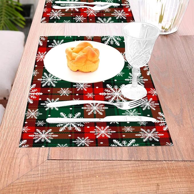 PVC Placemats Set of 6 Wipeable Table Mats Washable Heat Resistant Non Slip Vinyl Dining Table Mat for Kitchen Indoor Outdoor Patio Farmhouse Place Mats Grid Green Red Xmas Decorative
