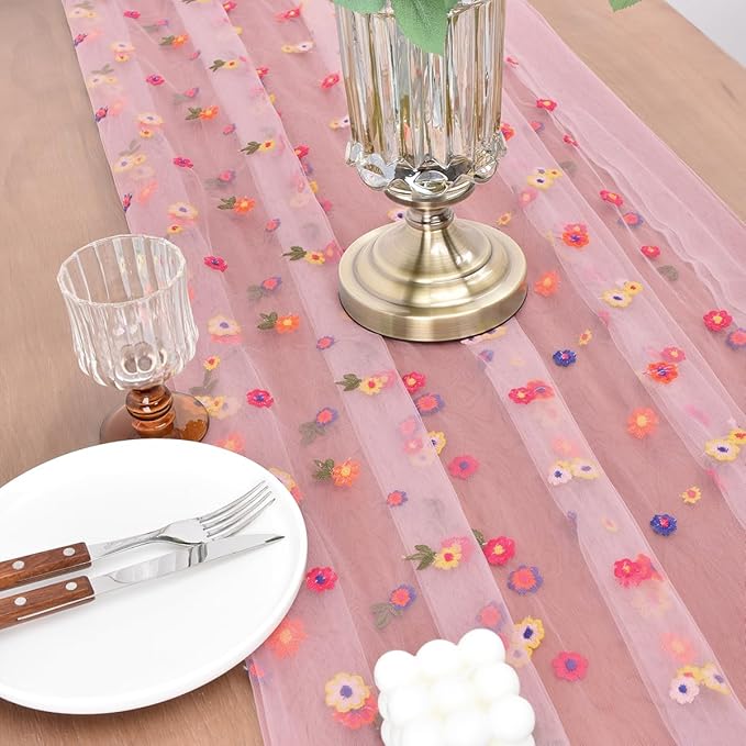 Joanlody 3pcs Blushing Pink Embroidery Daisy Christmas Table Runner Florals Seasonal Tulle Table Runner Holiday Kitchen Dining Table Decoration for Home Party Indoor