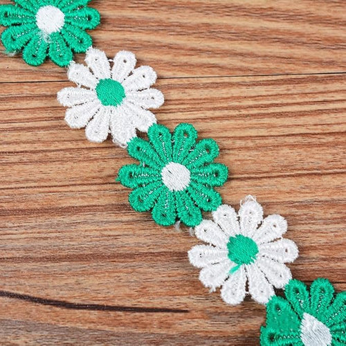 15 Yards Daisy Flower Lace Trim Embroidered Floral Lace Sewing Trim Ribbons for Embellishment Craft Dress Hair Accessories Decorations(White/Green)