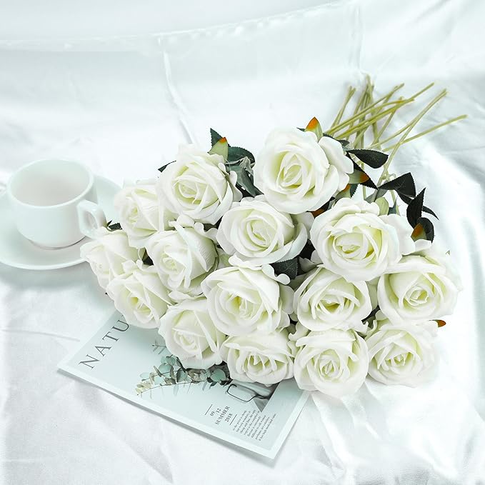 SITUMEIZI 15PCS White Artificial Roses Silk Flowers Fake Roses Realistic Bouquet Long Stem with Gift Box for Mother's Gift Day Home Party Wedding Decorations