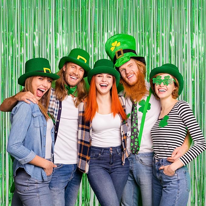 Melsan Foil Curtain Backdrop, 2 Pack 3.2 ft x 8.2 ft Tinsel Foil Fringe Curtains, Sparkle Metallic Foil Fringe Curtains for Christmas Party Decorations Photo Booth Props Decoration, Green
