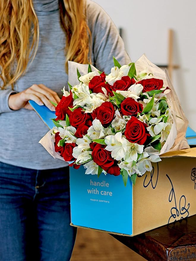 Benchmark Bouquets - Classic Roses & Alstroemeria (Glass Vase Included) - Fresh Flowers for Delivery - Gift for Graduation, Birthday, Anniversary, Sympathy, Get Well, Congratulations