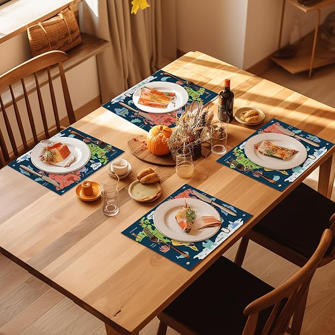 Map of The World Placemats Set of 4, Cute Animals Place Mats Non-Slip Heat Resistant Washable Placemat for Party Kitchen Dining Table Decoration Indoor Outdoor 12x18 Inch