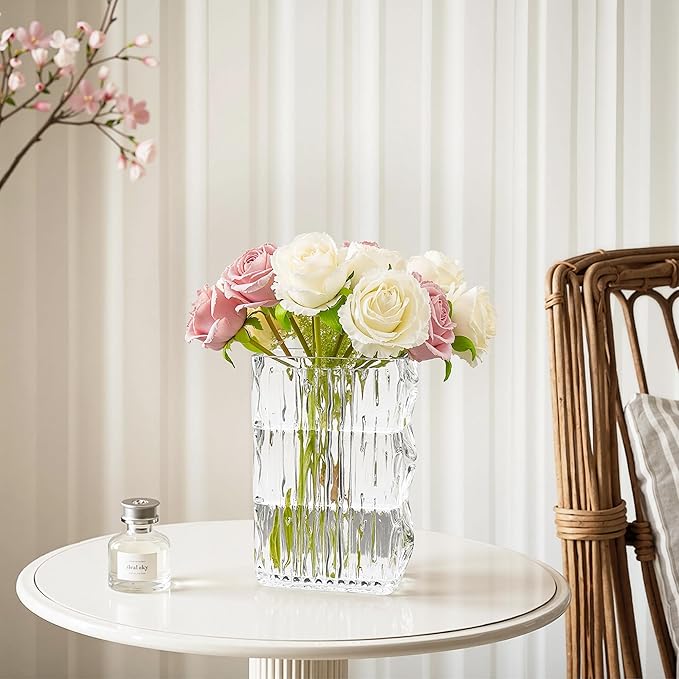 VECELO Crystal Glass Vase - Textured Clear Flower Vase for Fresh Flowers & Hydroponic Plants, Modern Decorative Centerpiece for Dining Table, Coffee Table & Home Décor, 9.06 Inches