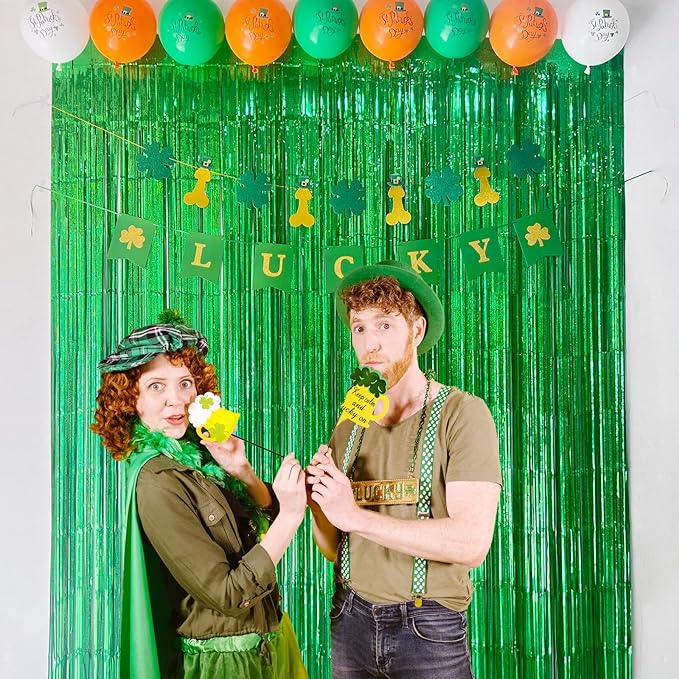 Melsan Foil Curtain Backdrop, 2 Pack 3.2 ft x 8.2 ft Tinsel Foil Fringe Curtains, Sparkle Metallic Foil Fringe Curtains for Christmas Party Decorations Photo Booth Props Decoration, Green