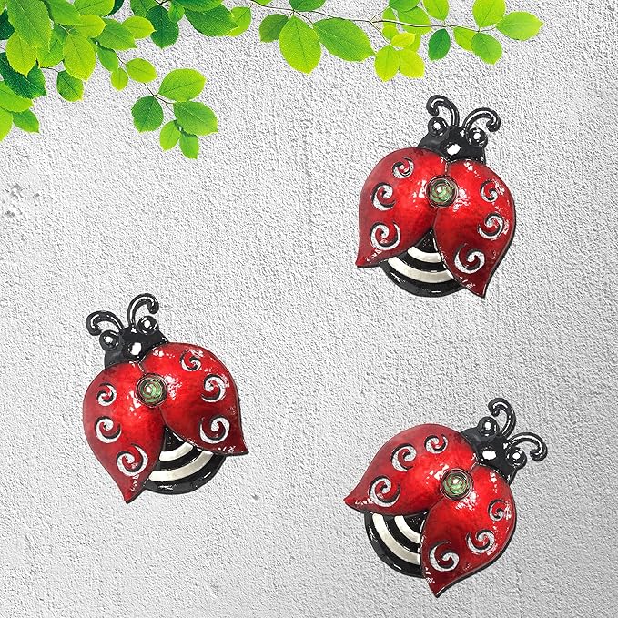 Metal Ladybugs Wall Art Decor, Christmas Large Ladybugs Wall Sculpture, Christmas Garden Decoration Hanging for Outdoor Garden Yard Lawn Patio, 9.5 * 7 Inch, 3 Pack, Gift for Family